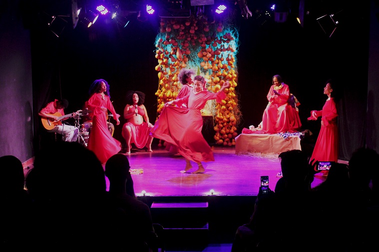 Espet culo Mem rias Povoadas Faz Nova Temporada No Teatro Vila Velha Espet culo Mem rias Povoadas Faz Nova Temporada No Teatro Vila Velha
