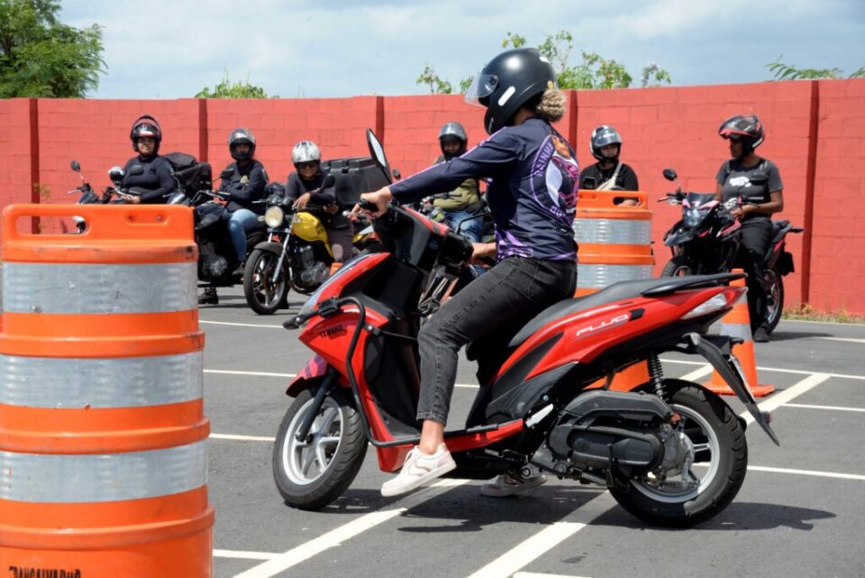 treinamento gratuito de pilotagem segura para motociclistas